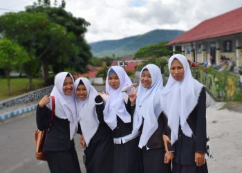 Tujuh Mahasiswa STIT-MI Terima Beasiswa Peningkatan Prestasi