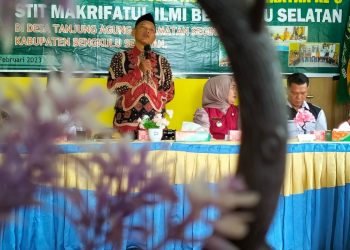Ketua STIT-MI Bengkulu Selatan, Drs. KH. Abdullah Munir, M.Pd. memberikan sambutan