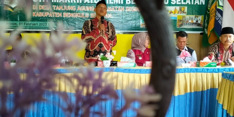 Ketua STIT-MI Bengkulu Selatan, Drs. KH. Abdullah Munir, M.Pd. memberikan sambutan