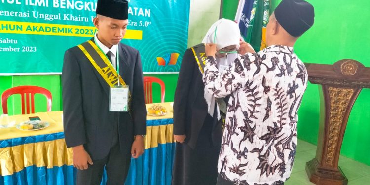 Ketua STIT Makrifatul Ilmi Bengkulu Selatan Buka PKKMB 2023