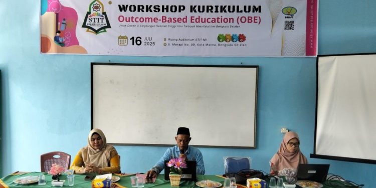 STIT Makrifatul Ilmi Mantapkan Implementasi OBE untuk Tingkatkan Kompetensi Lulusan
